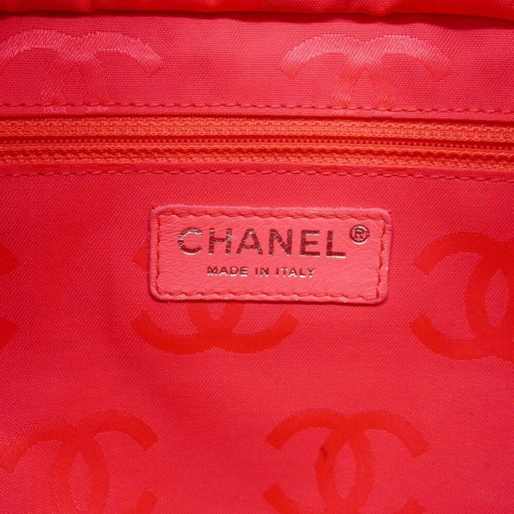CHANEL Black Lambskin Leather Tote Bag - Picture 5 of 13